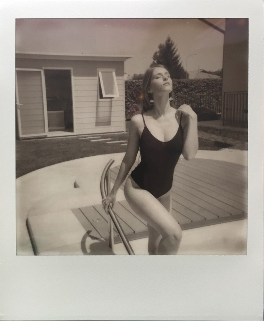 Polaroid SX-70 Black & White Film (Polaroid Originals) фото №6