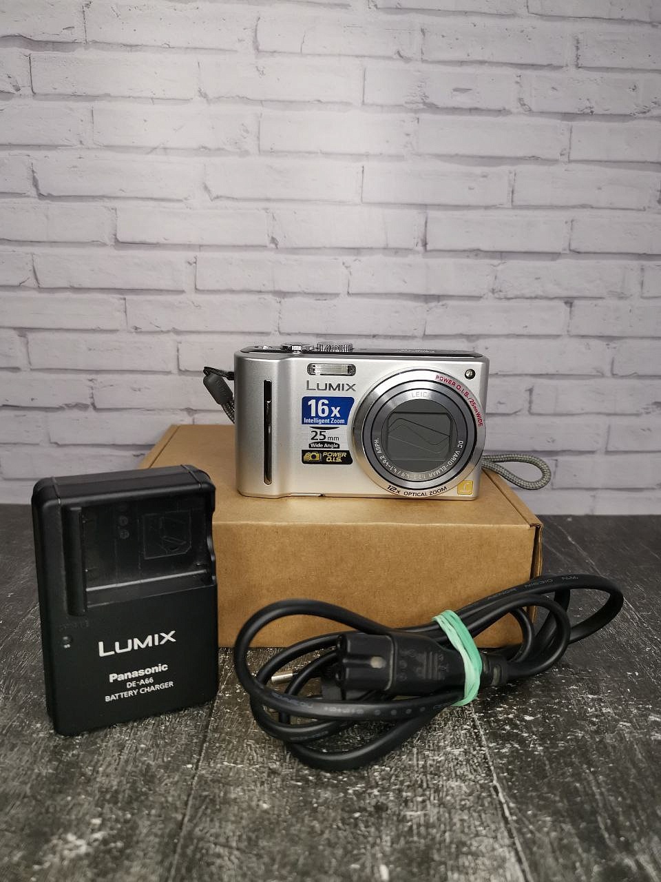 Panasonic Lumix TZ8 Silver фото №1