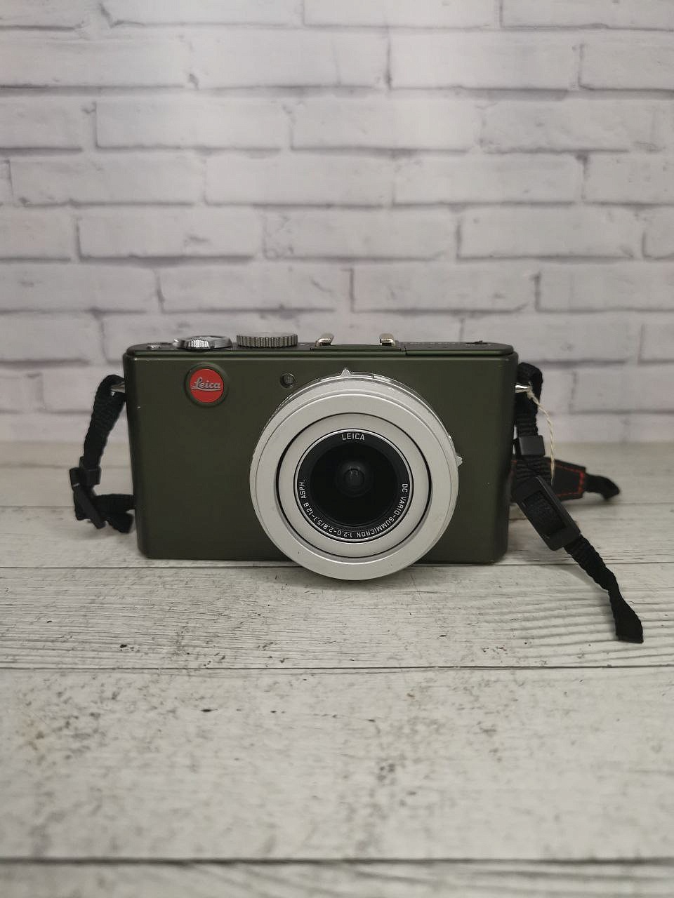 Leica D-LUX 4 Safari Special Edition фото №2