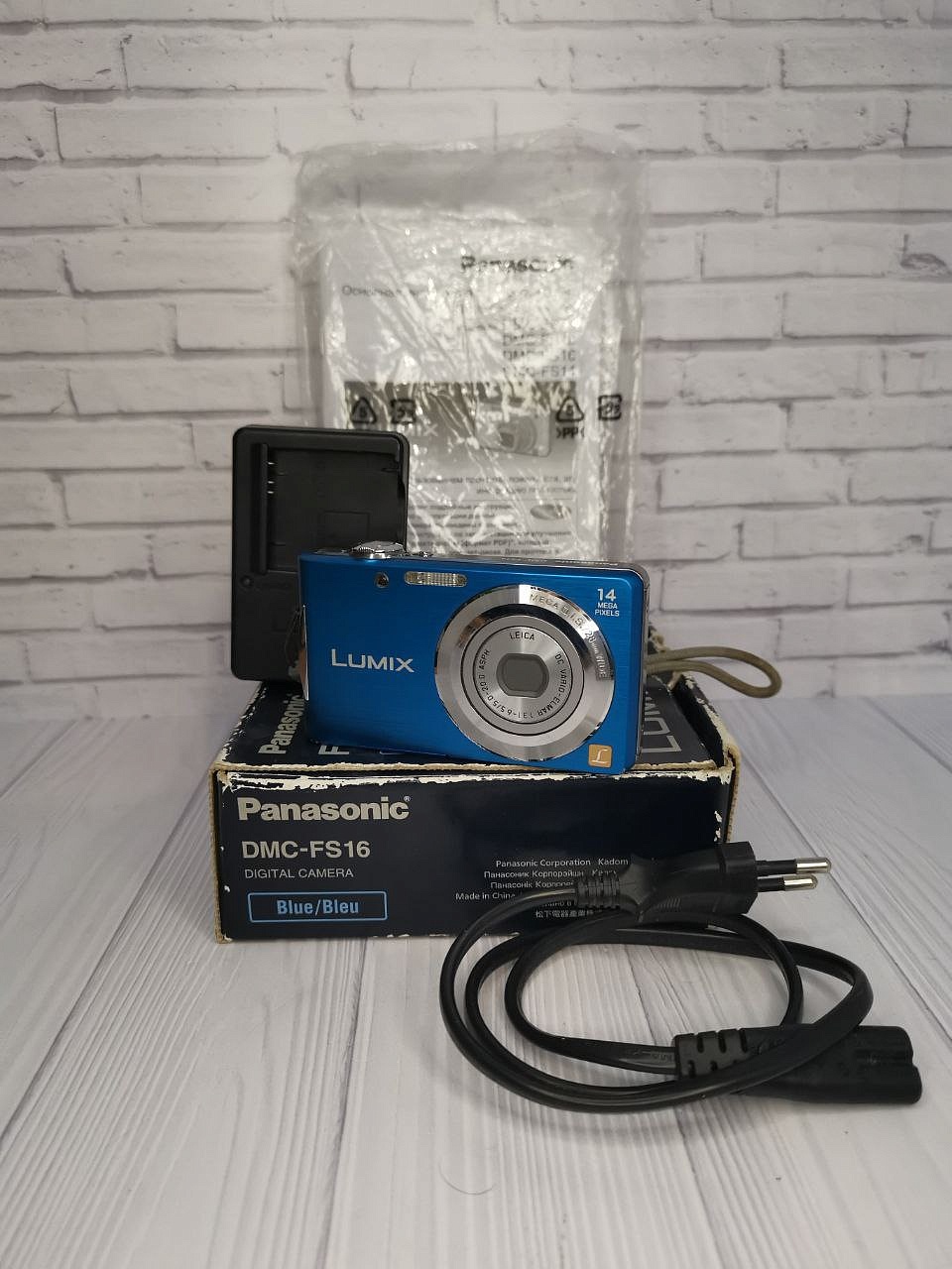 Panasonic Lumix DMC-FS16 blue фото №1