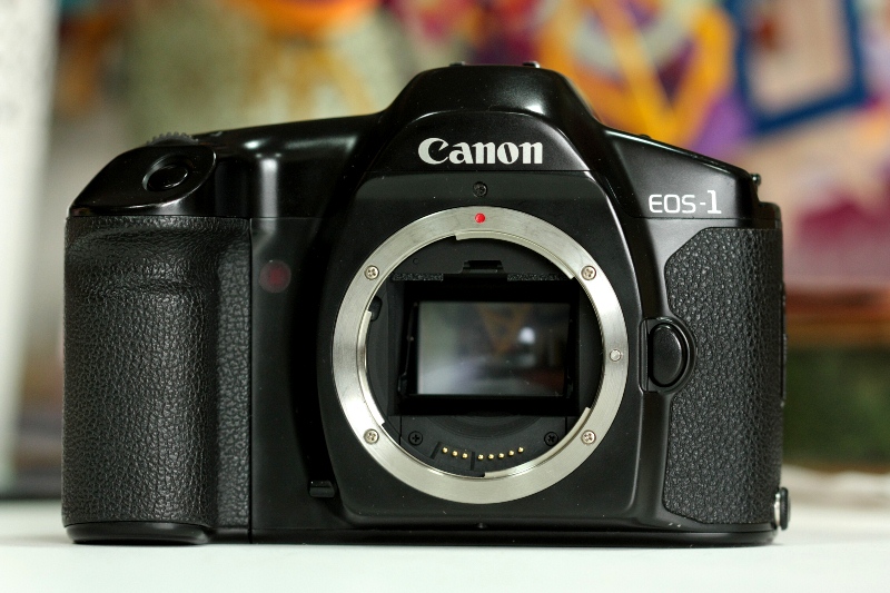 Canon EOS-1 (body)  фото №1
