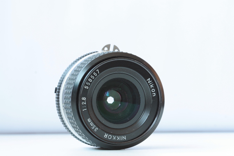 Nikon Nikkor 35 mm f/2.8 фото №1