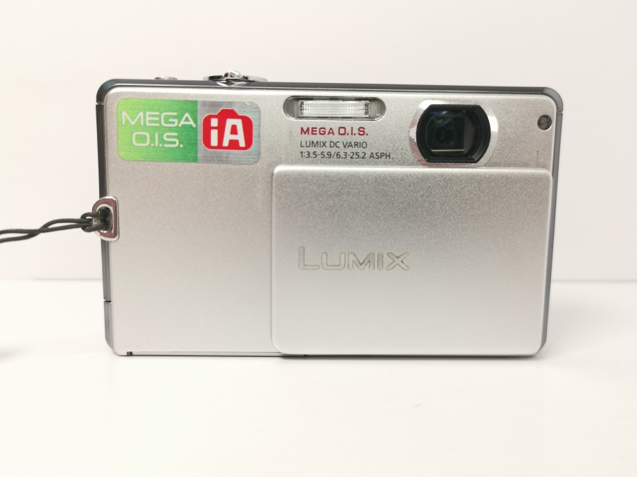 Panasonic Lumix DMC-FP1 фото №1