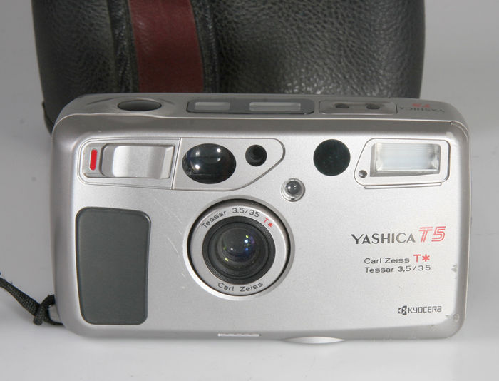 Yashica T5 Carl Zeiss Tessar 3,5/35 фото №1