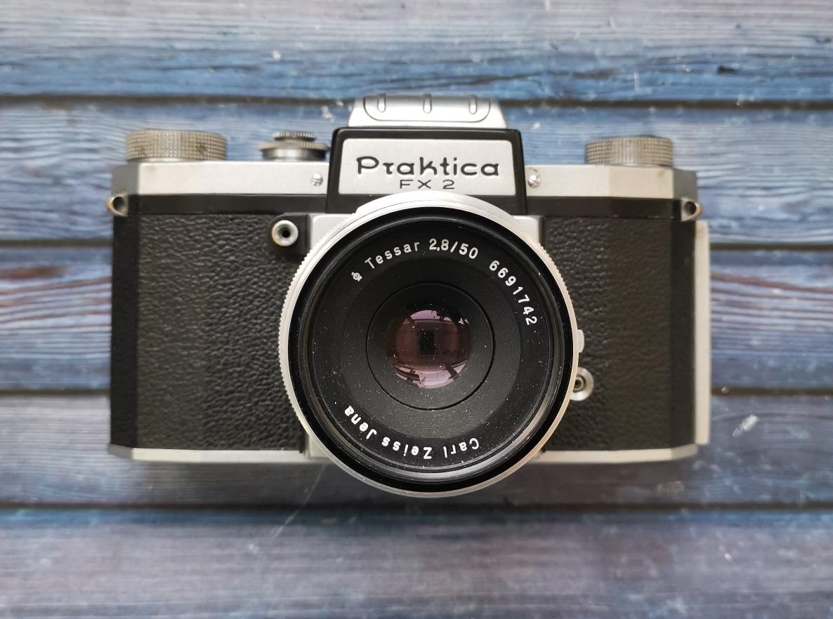 Praktica FX2 + Carl Zeiss Jena 50 mm f/2.8 фото №1