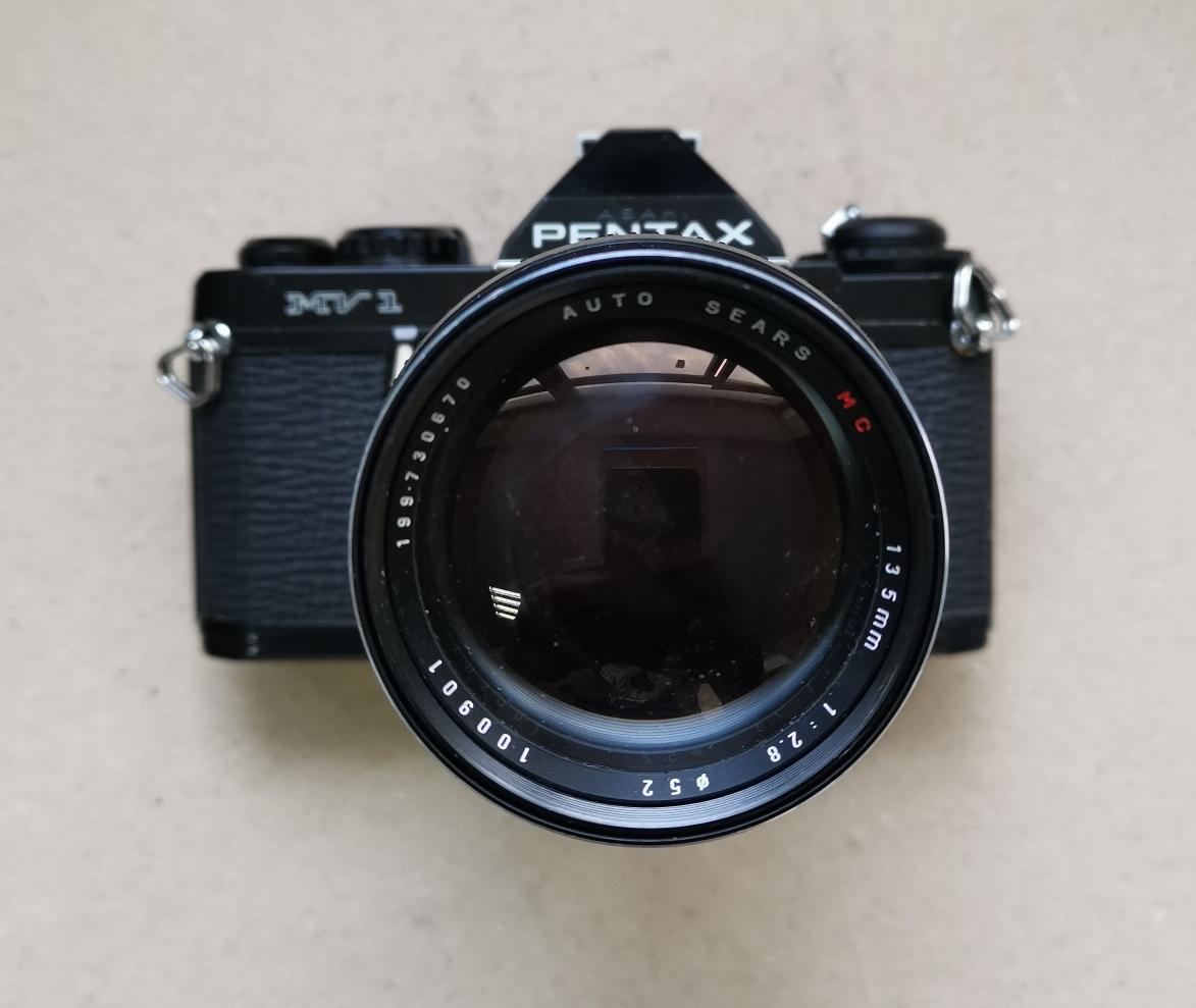 Pentax MV-1 + Auto Sears MC 135 mm f/2.8 фото №1