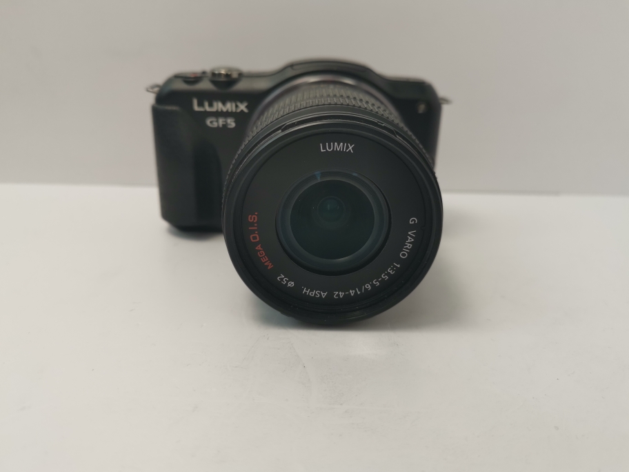 Panasonic Lumix DMC-GF5 Kit фото №1