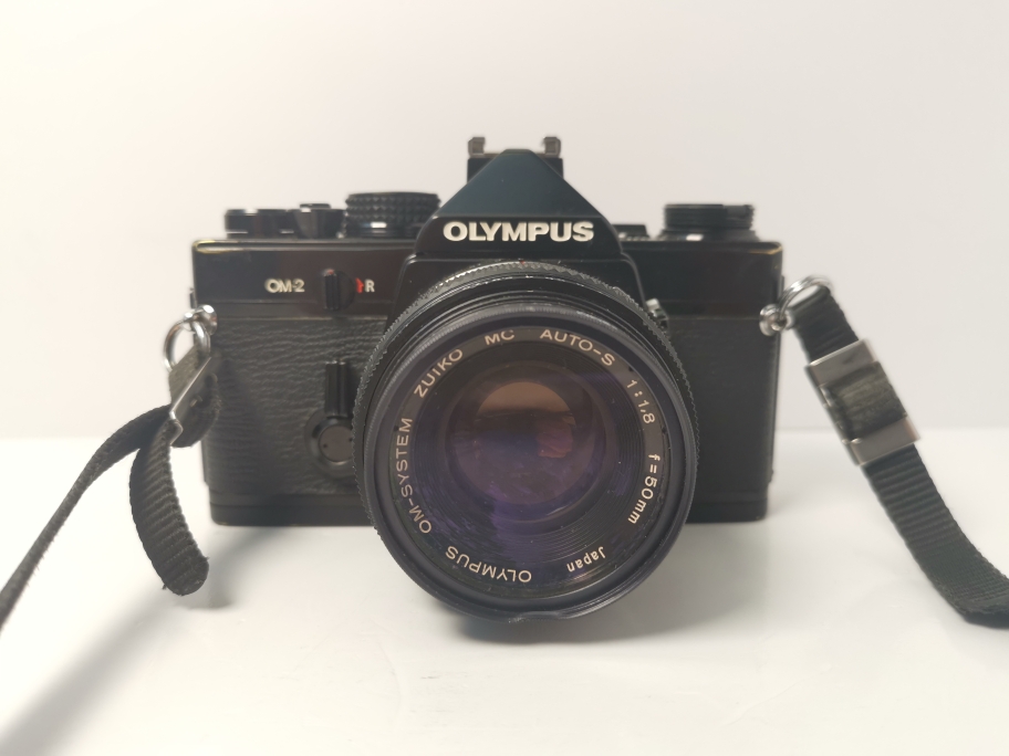Olympus om-2 (Black) + Olympus om-system auto-s 50 mm f/1.8 фото №1
