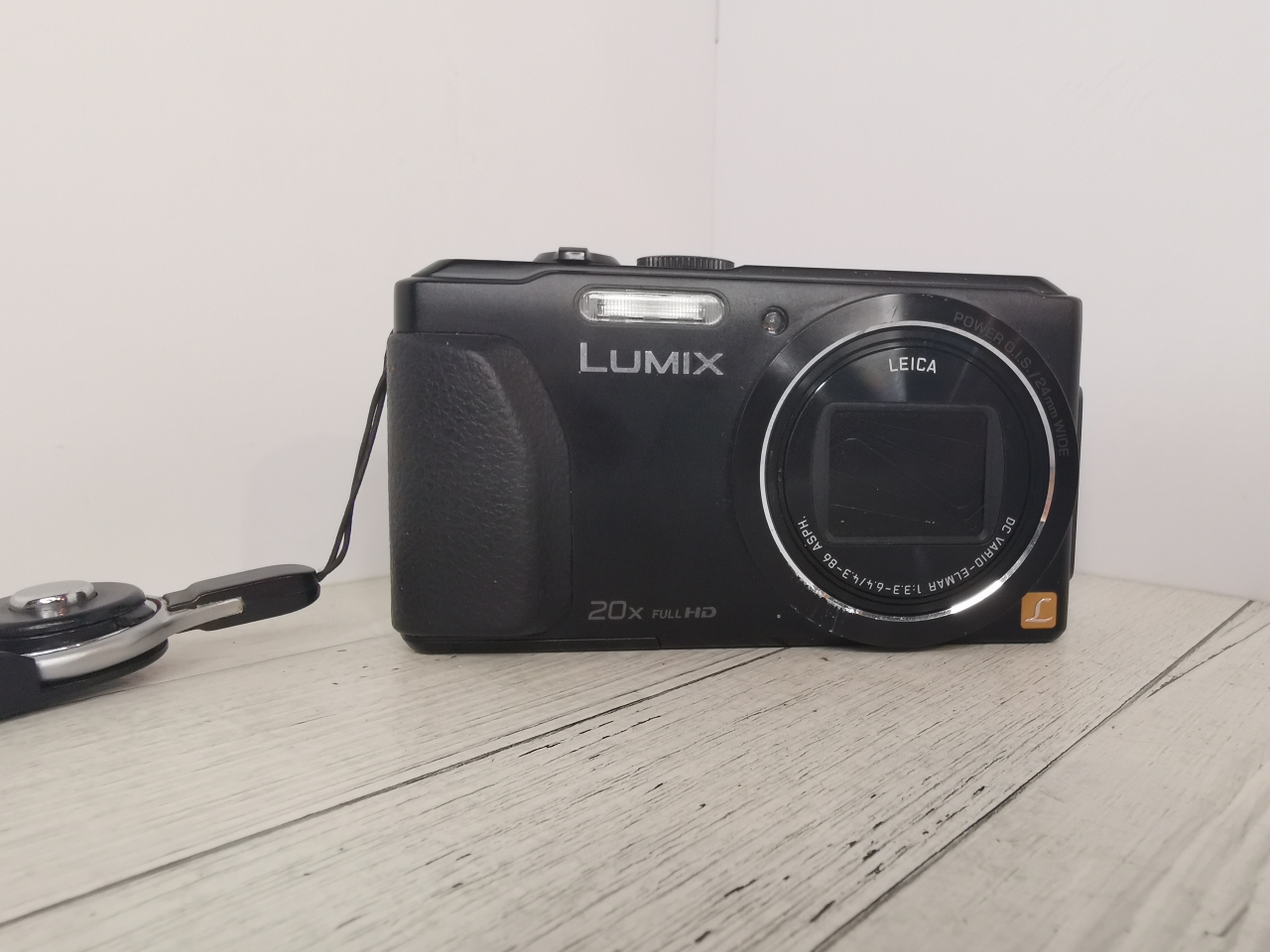 Panasonic Lumix DMC-TZ40 фото №1