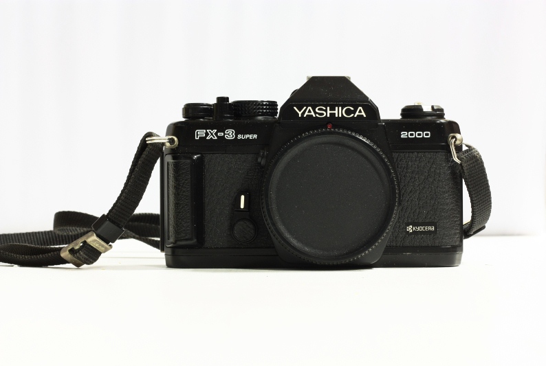 Yashica FX3 Super 2000 + Yashica Lens 35-70 mm + Вспышка фото №2
