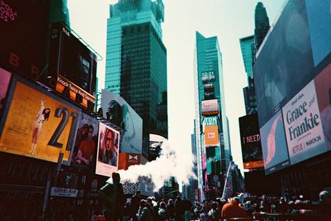 Lomography Simple Use Film Camera Lomochrome Purple фото №3