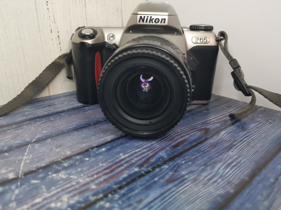 Nikon F65 (Black) + nikkor 24-70mm 3.5-5.6 (Silver) фото №1