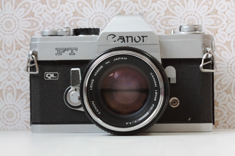 Canon FT QL + Canon FD 50 mm f/1.4 фото №1