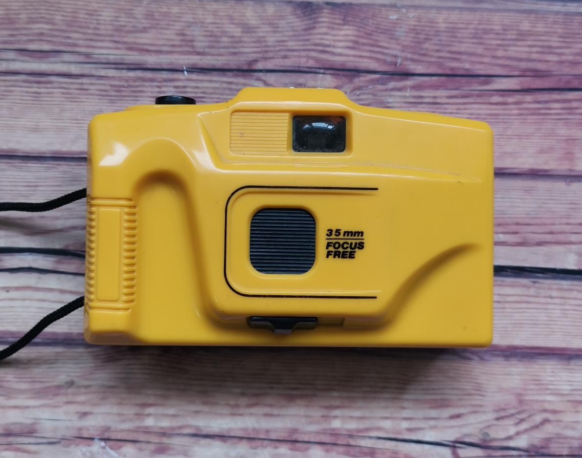 Фотоаппарат Sunpet 35mm FocusFree желтый фото №4