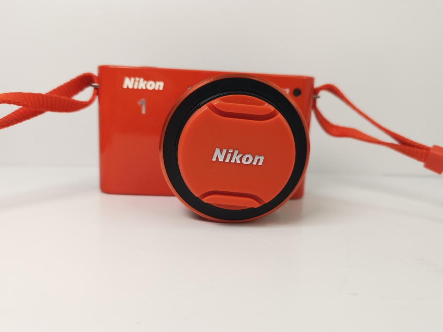 Nikon 1 J2 Kit red фото №1