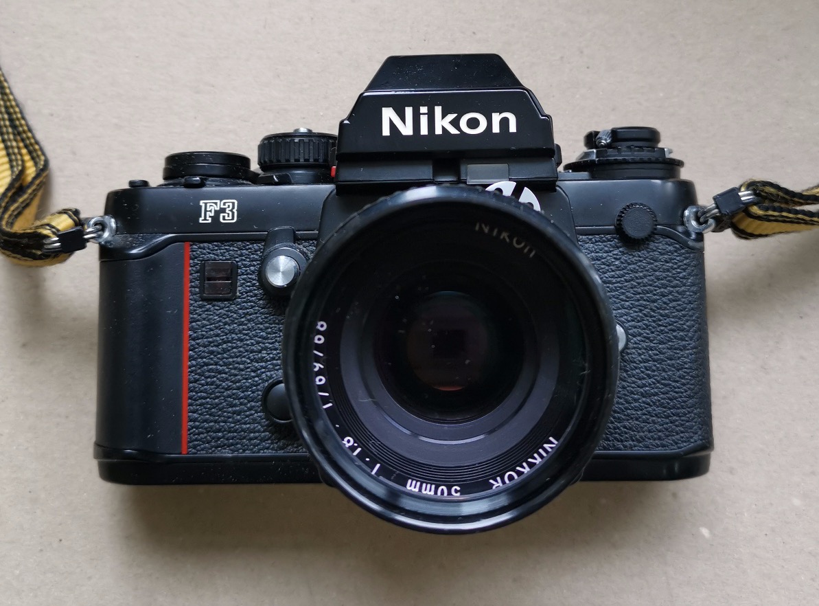 Nikon F3 + Nikon lens series e 50 mm f/1.8 фото №1