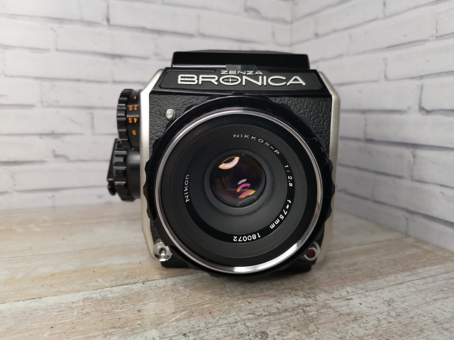 Bronica EC + Nikkor-P  1:2.8 75mm silver фото №1