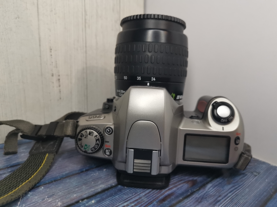 Nikon F65 (Black) + nikkor 24-70mm 3.5-5.6 (Silver) фото №2