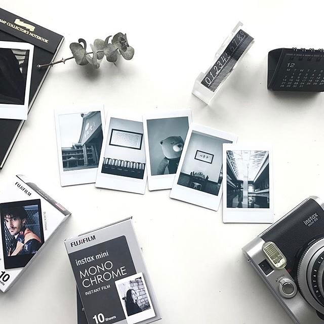 Instax Mini Film Monochrome фото №3