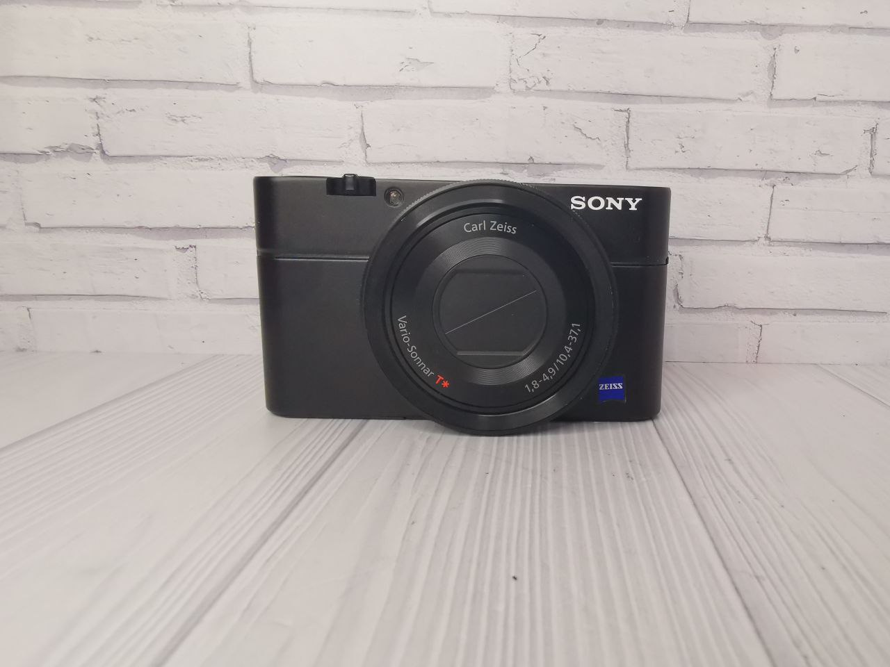 Sony Cyber-Shot DSC-RX100 фото №2