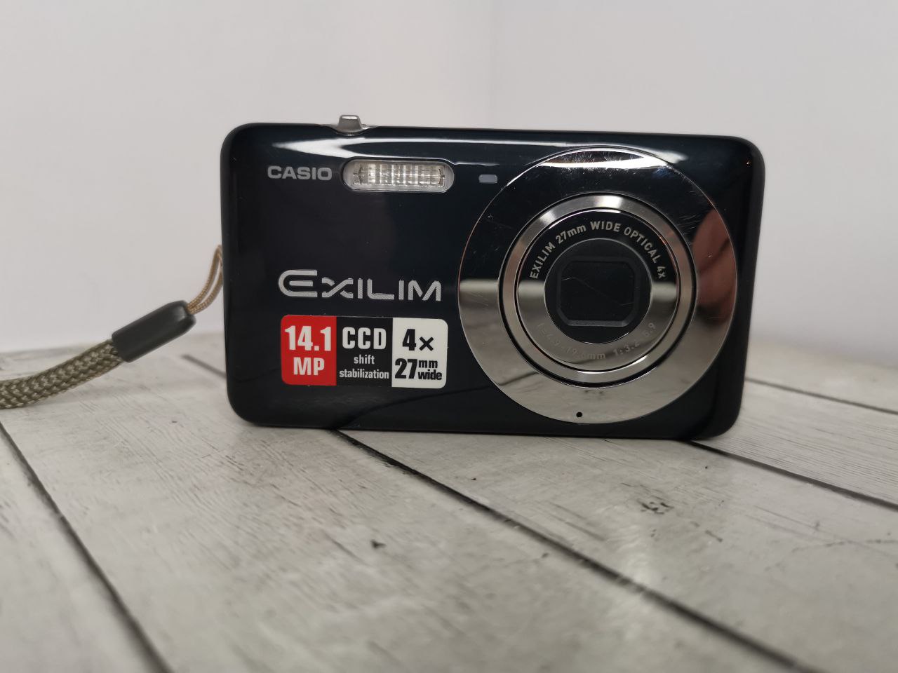 Casio Exilim EX-Z800 фото №1