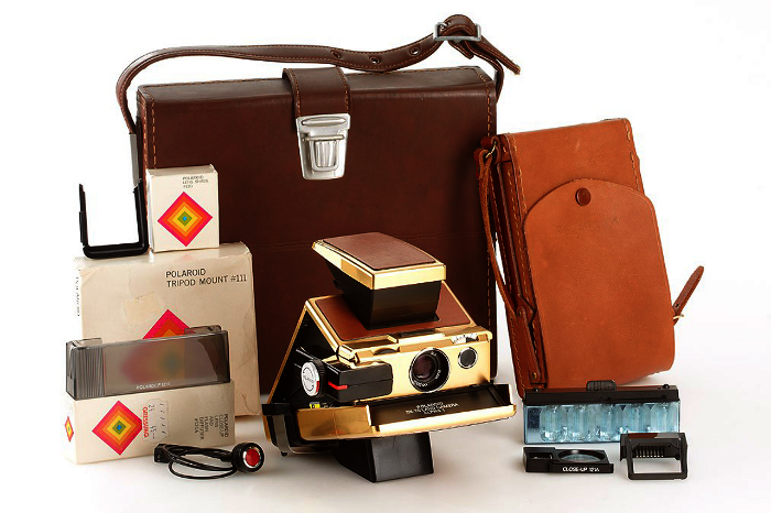 История одной камеры: Позолоченная камера Polaroid SX-70 Land.