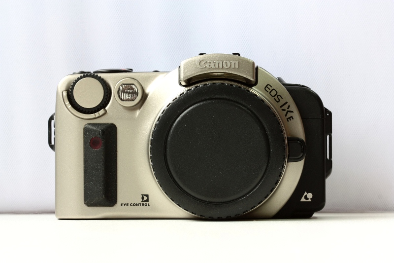 Canon EOS IXe (body) фото №1