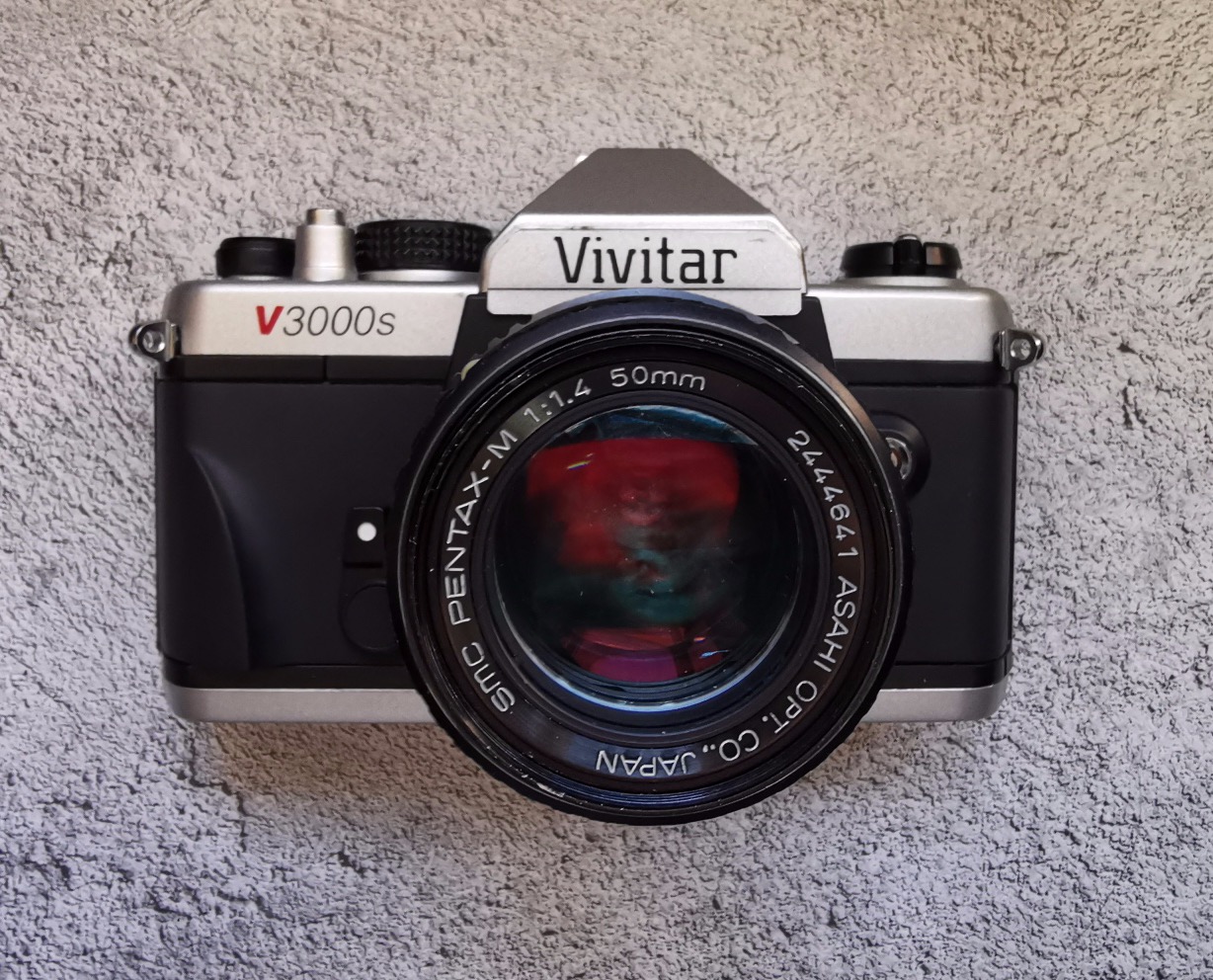 Vivitar v3000s + SMC Pentax-M 50 mm f/1.4 фото №1