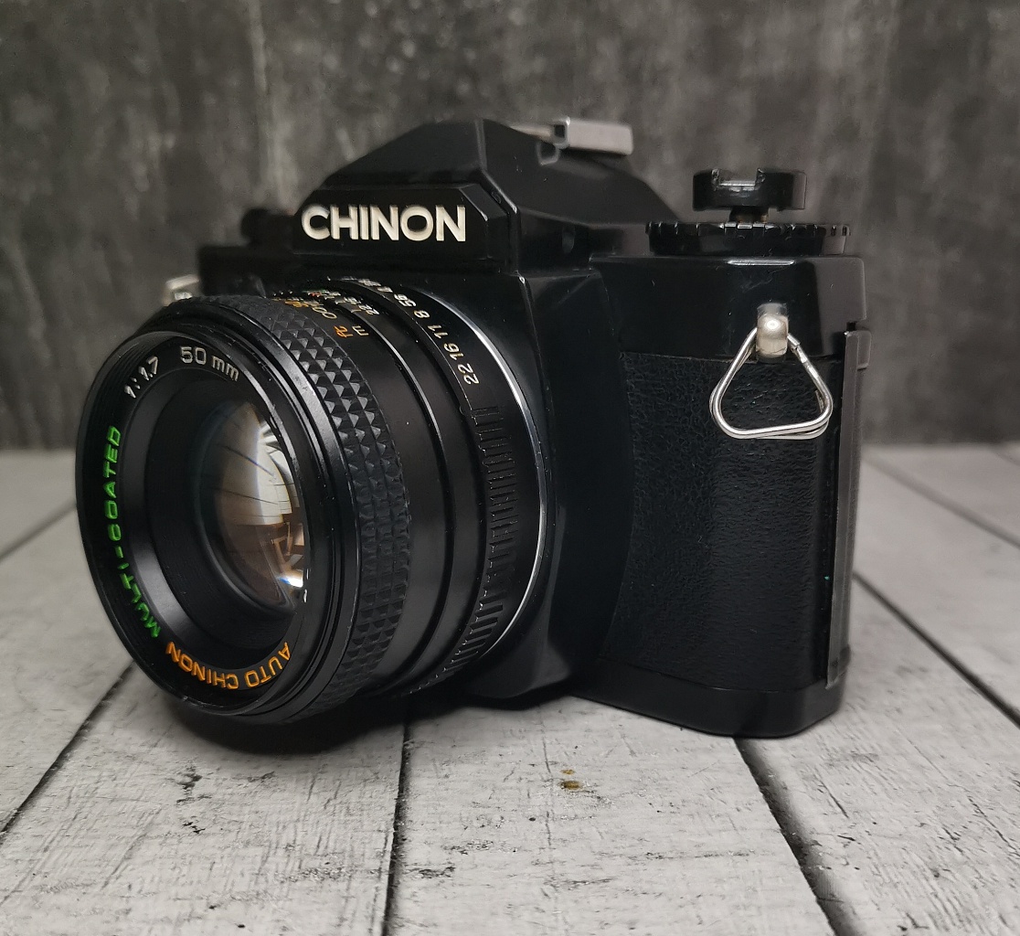 Chinon CA-4S + Auto Chinon 50mm 1/1.7 фото №2