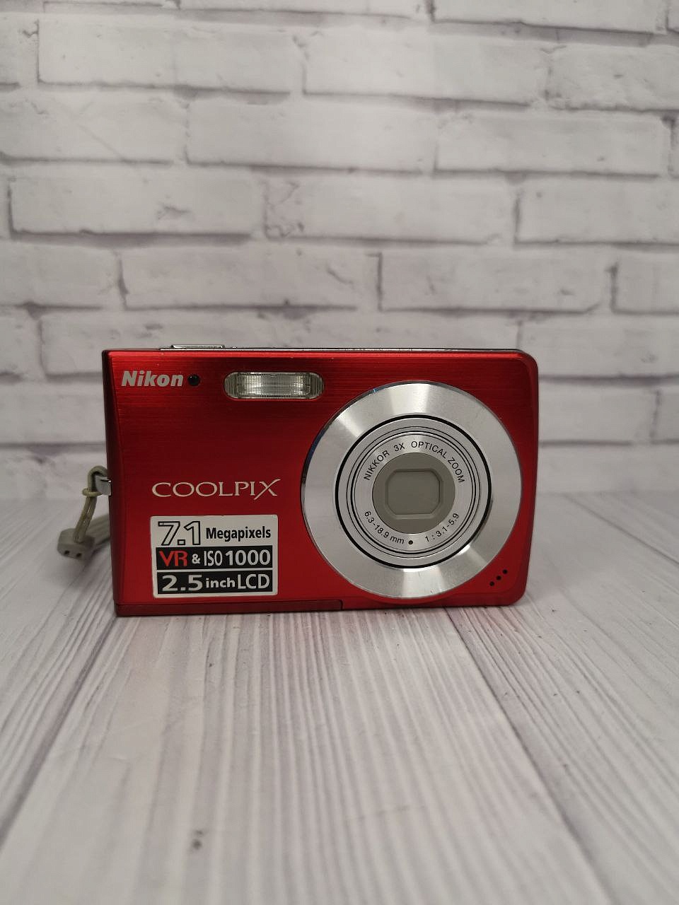 Nikon Coolpix s200 red фото №2