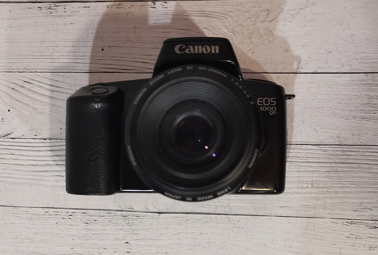 Canon EOS 1000qd + Canon EF 80-200 mm f/4.5-5.6 II фото №1