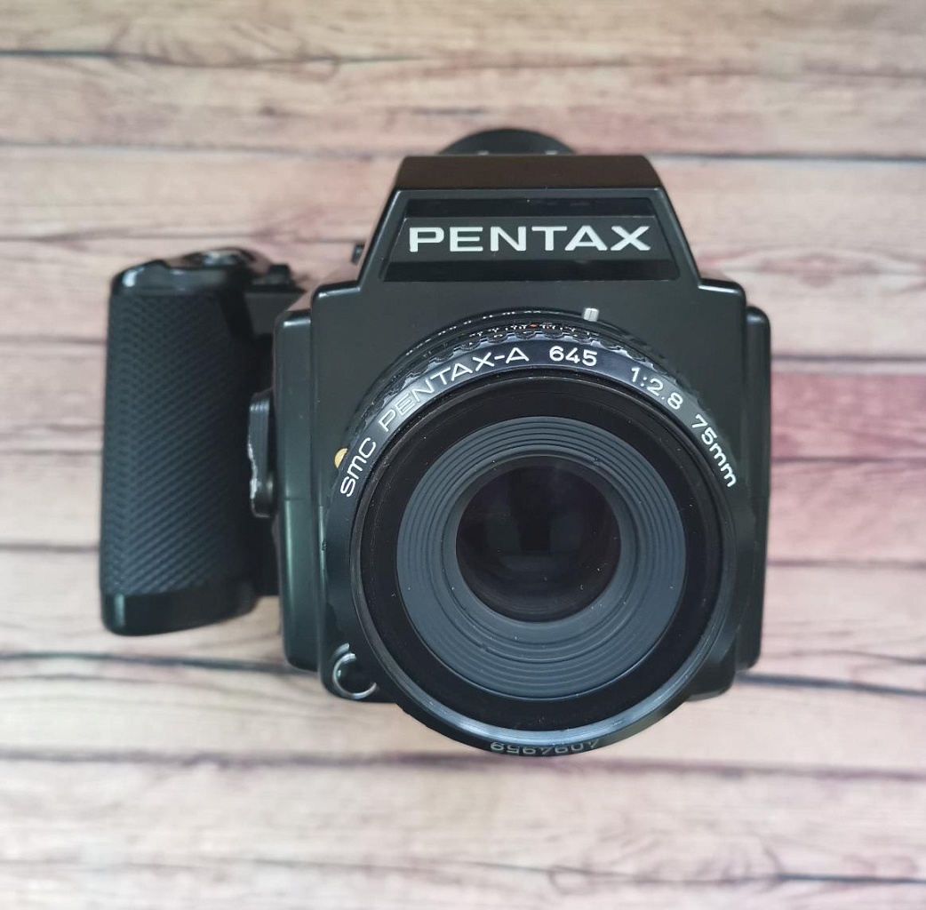 Pentax 645 + SMC Pentax-A 645 75 mm f/2.8 фото №1