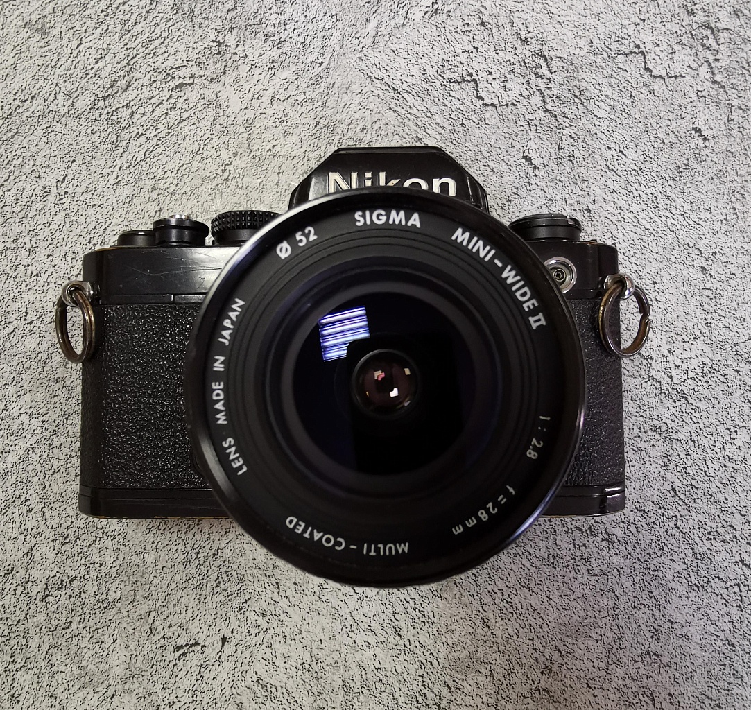 Nikon FM + Sigma Mini-Wide II 28mm 1:2.8 фото №1