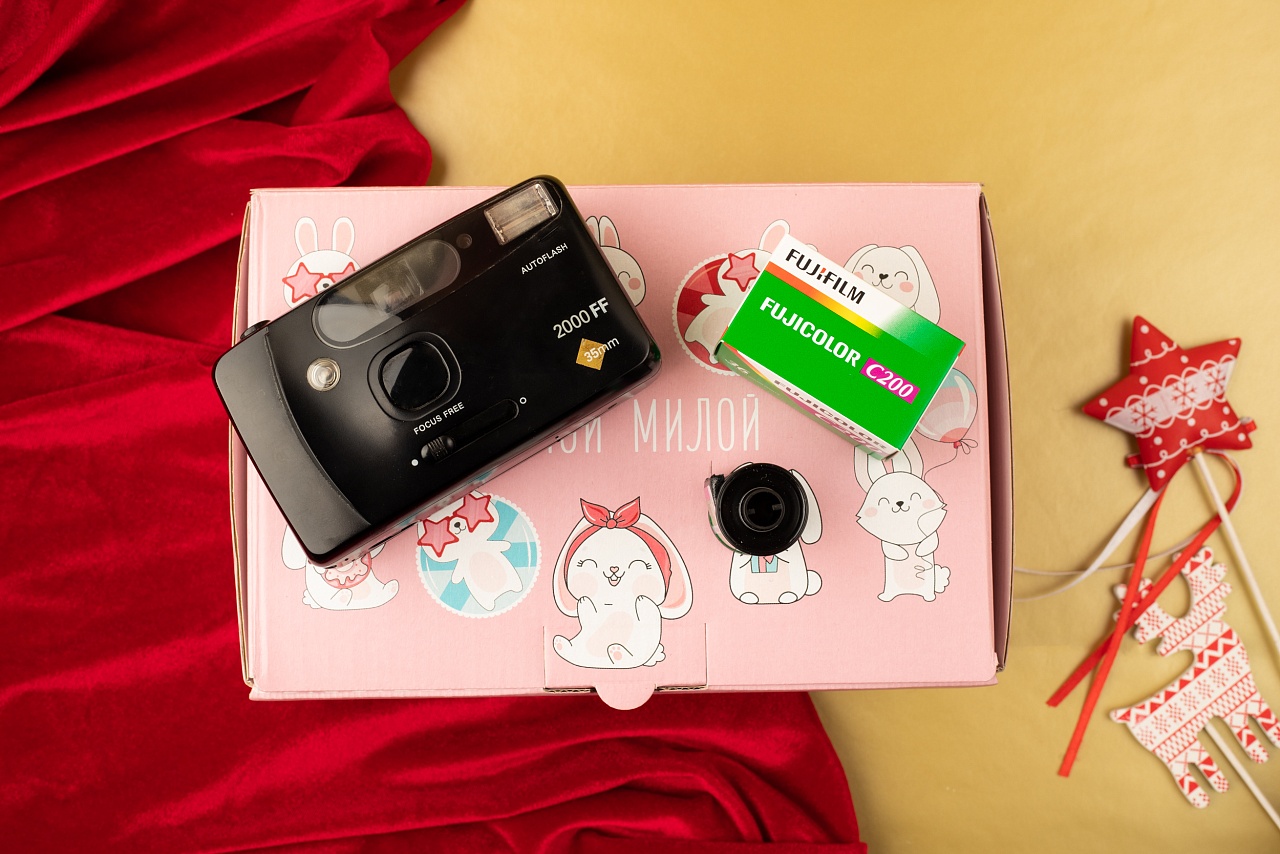 Подарочная коробка: Polaroid 2000ff + 2 пленки фото №1