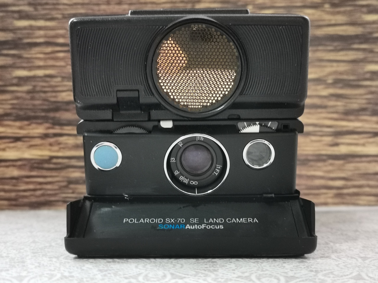 Polaroid SX-70 Sonar auto focus  фото №1