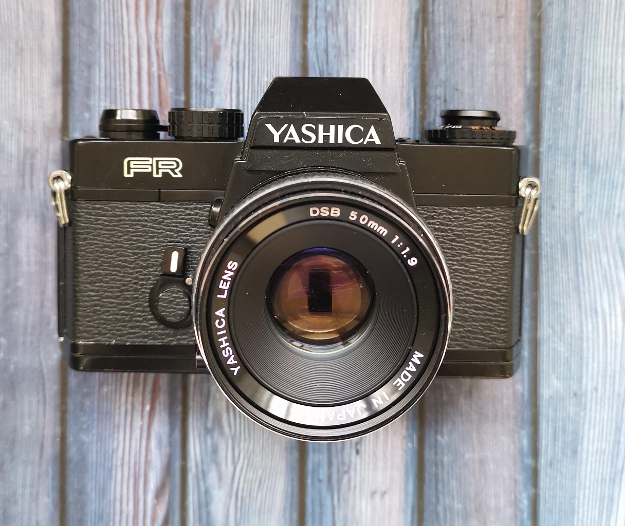 Yashica FR + Yashica lens dsb 50 mm f/1.9 фото №1