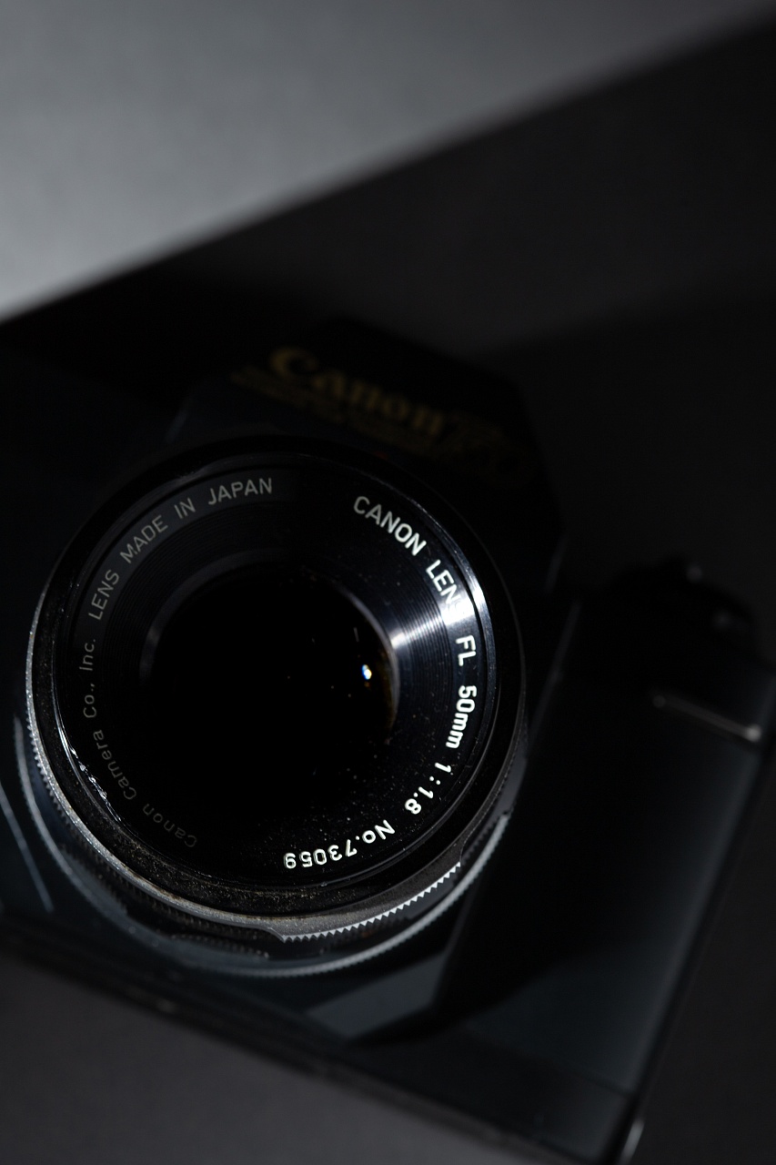 Canon T50 + Canon FL 50 mm F/1.8 фото №2