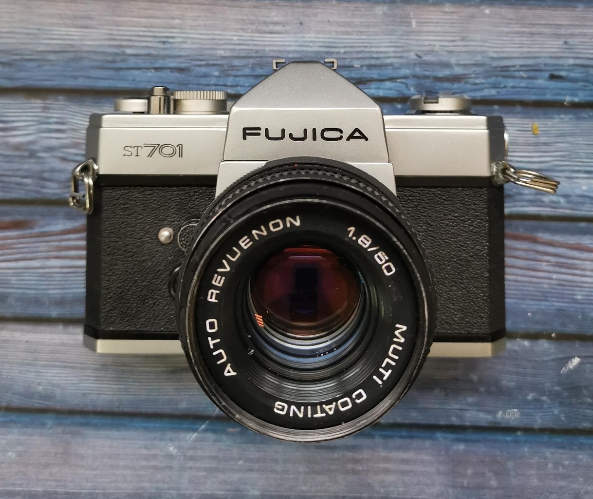 Fujica ST701 + Auto-revuenon multi-coating 50 mm f/1.8 фото №1