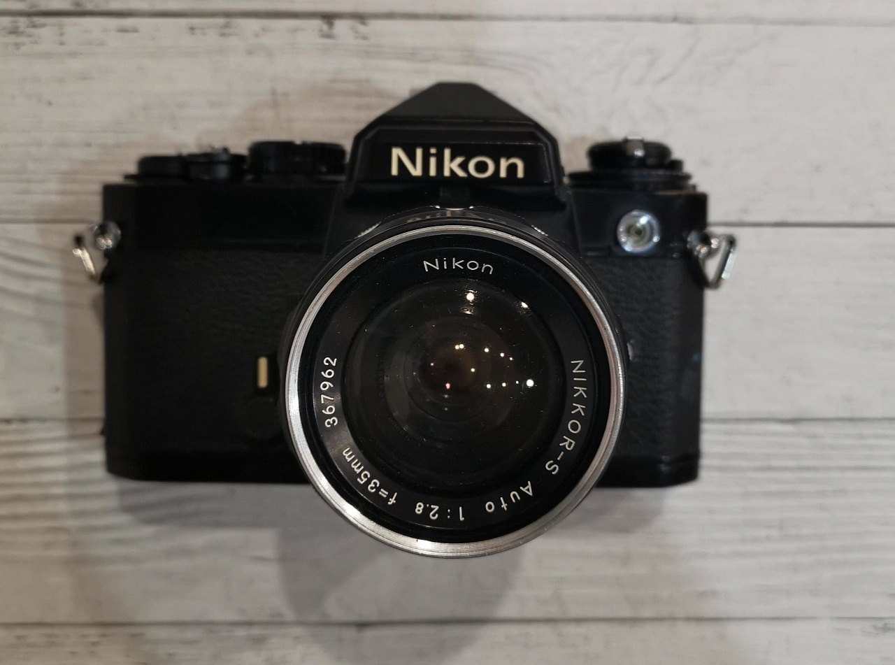 Nikon FE + Nikkor-S 35mm f/2.8 pre-Ai фото №1