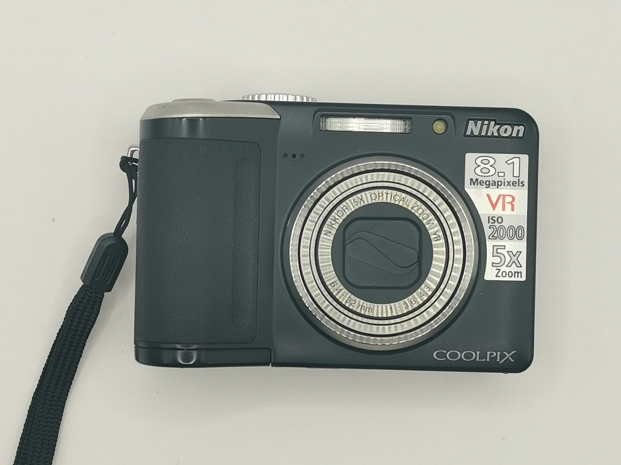 Nikon Coolpix P60 фото №1