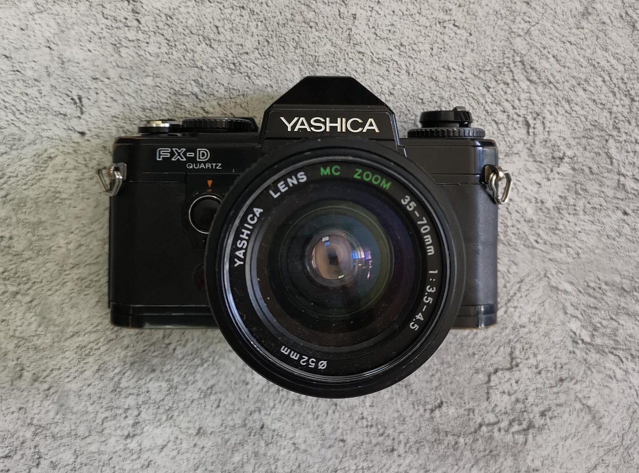 Yashica fx-d + Yashica lens zoom 35-70 мм/ 3,5-4,5 фото №1