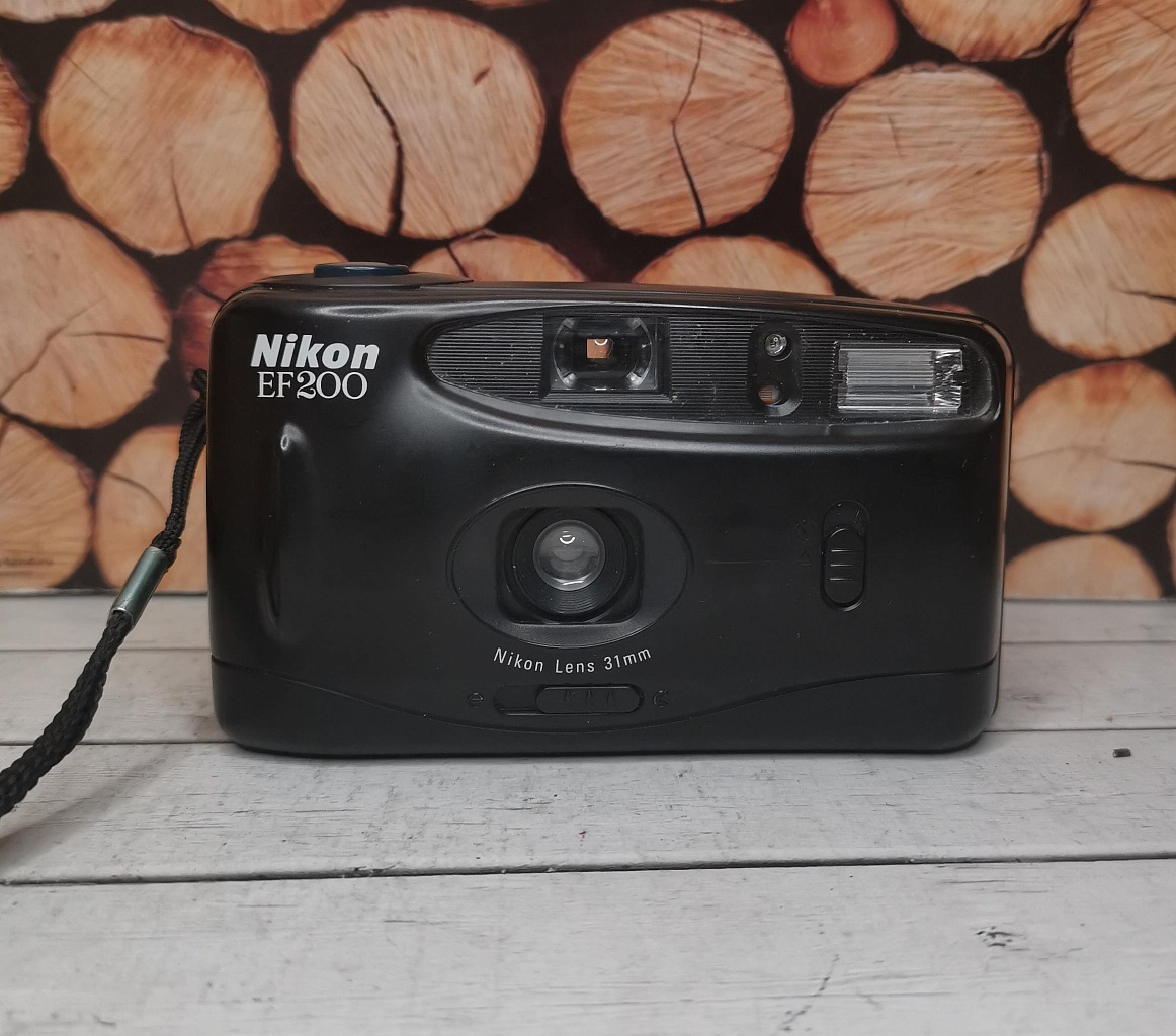 Nikon EF 200 фото №1