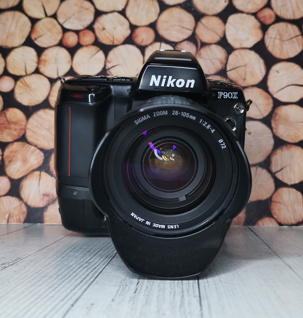 Nikon f90x + Sigma Zoom 28-105mm 1/2.8-4 фото №1
