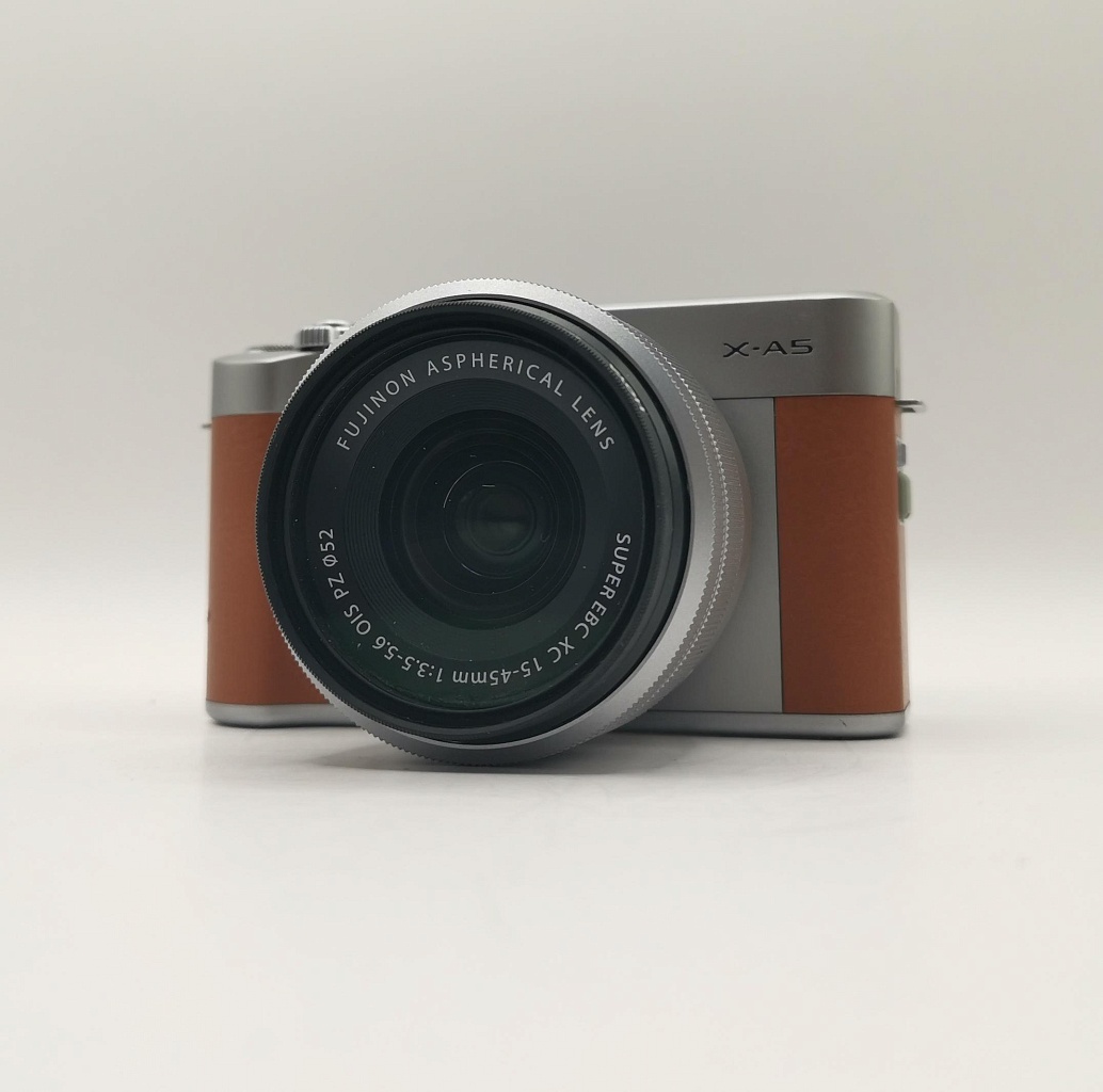 Fujifilm X-A5 Kit (SILVER) фото №1