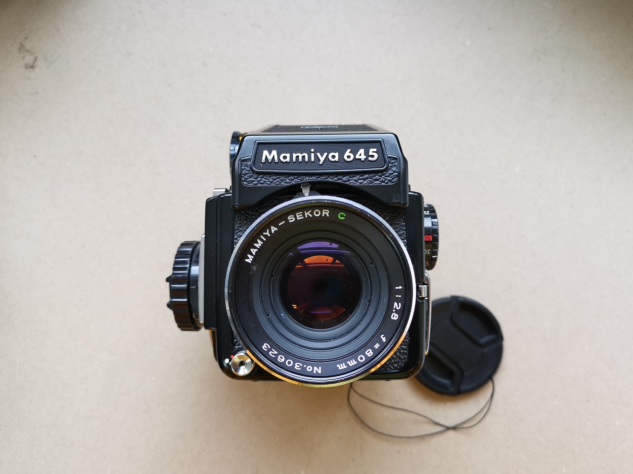 Mamiya 645 с призмой + Mamiya-Sekor C 80 mm f/2.8 фото №1