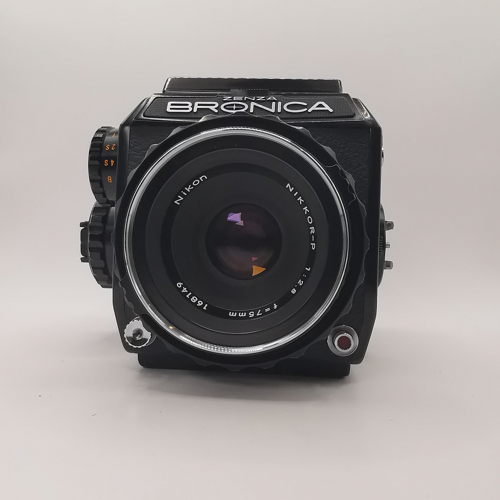 Bronica EC + Nikkor-P  1:2.8 75mm Black/Silver фото №1