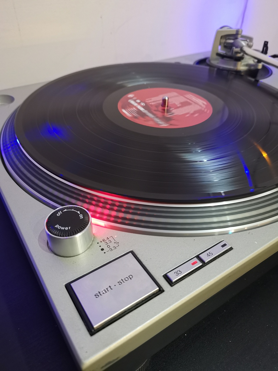 Vinyl player Technics SL1200 MK5 фото №1