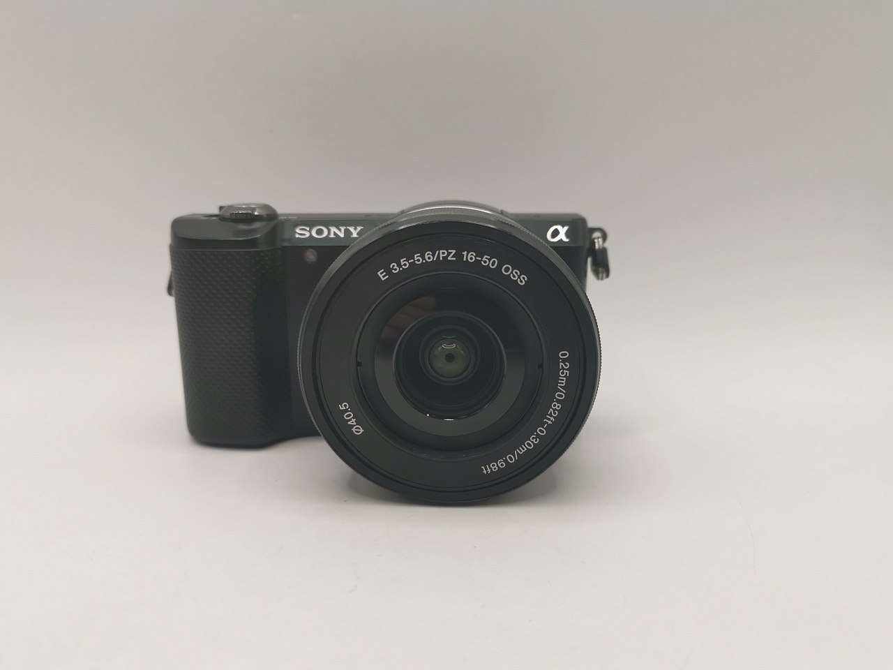 Sony Alpha A5000 Kit Black фото №1