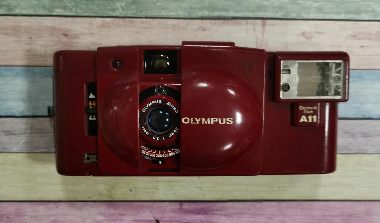 Olympus XA3 красный + вспышка уценка фото №2