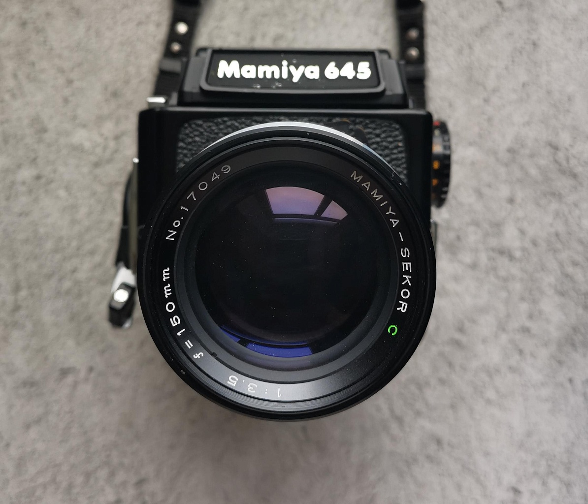 Mamiya M645 1000S + Mamiya-Sekor C 150 mm F/3.5 фото №1